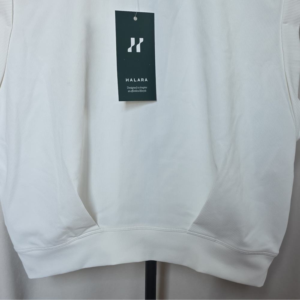 NWT Halara cropped yoga tank. Breathable, stretchy & pet-hair resistant. Size L. - Picture 6 of 12